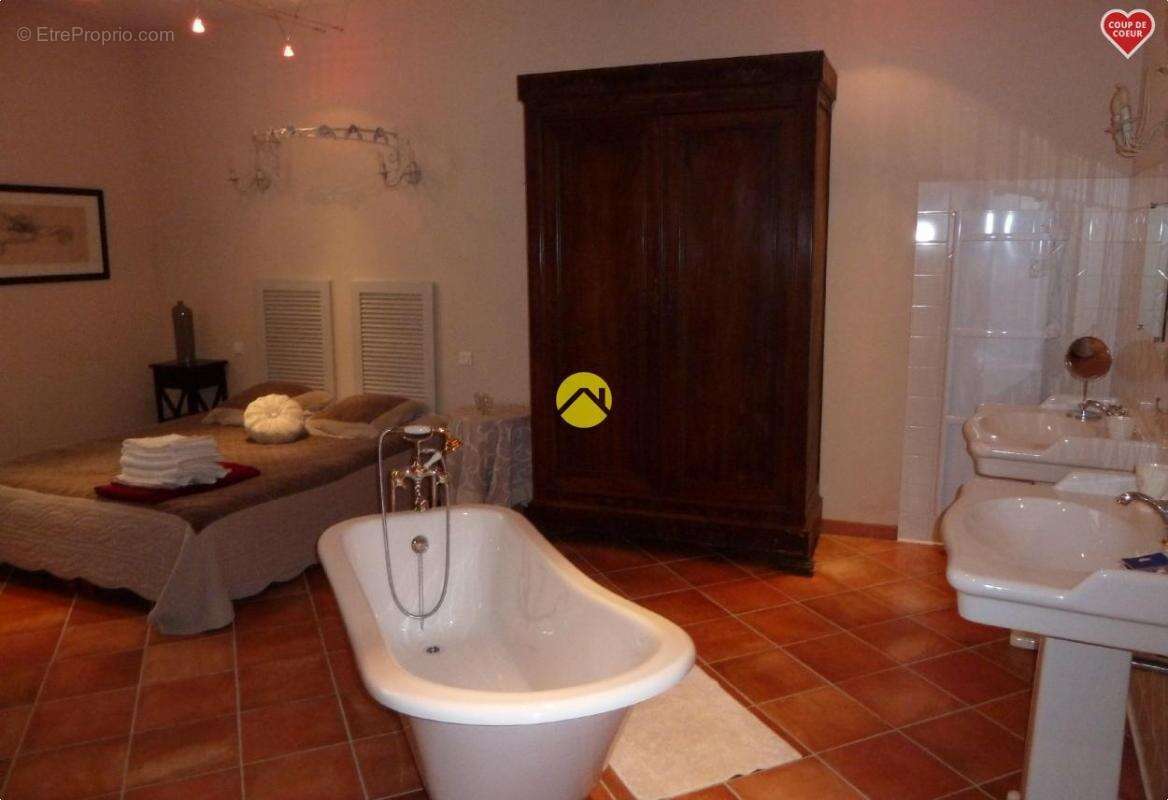 Maison à SAINTE-ALVERE