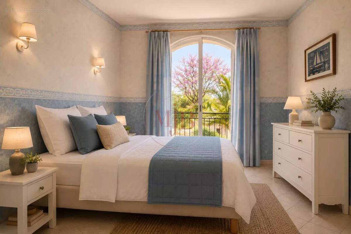 Maison à ROQUEBRUNE-SUR-ARGENS