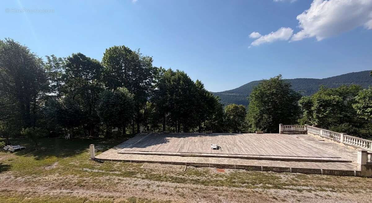 Grand F1 avec mezzanine et parking en sous-sol – Plein sud – Thorenc - photo 8