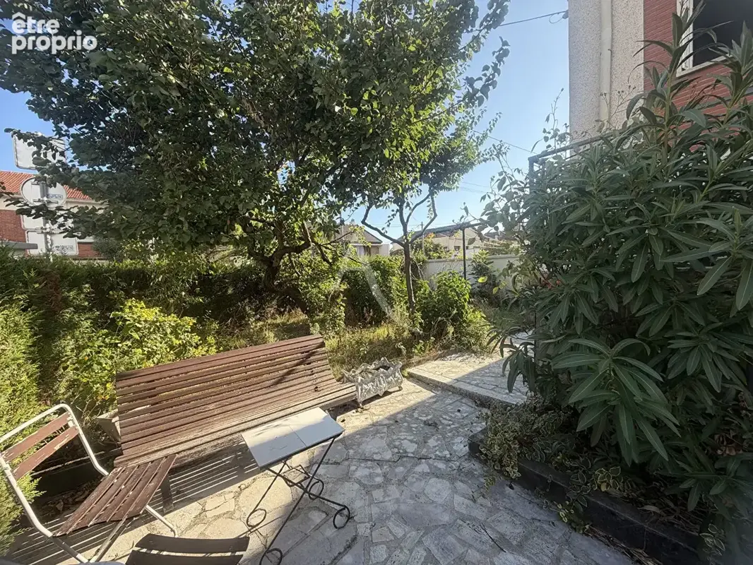 Maison Familiale La Courneuve 5 pièce(s) 150.15 m2 - photo 2