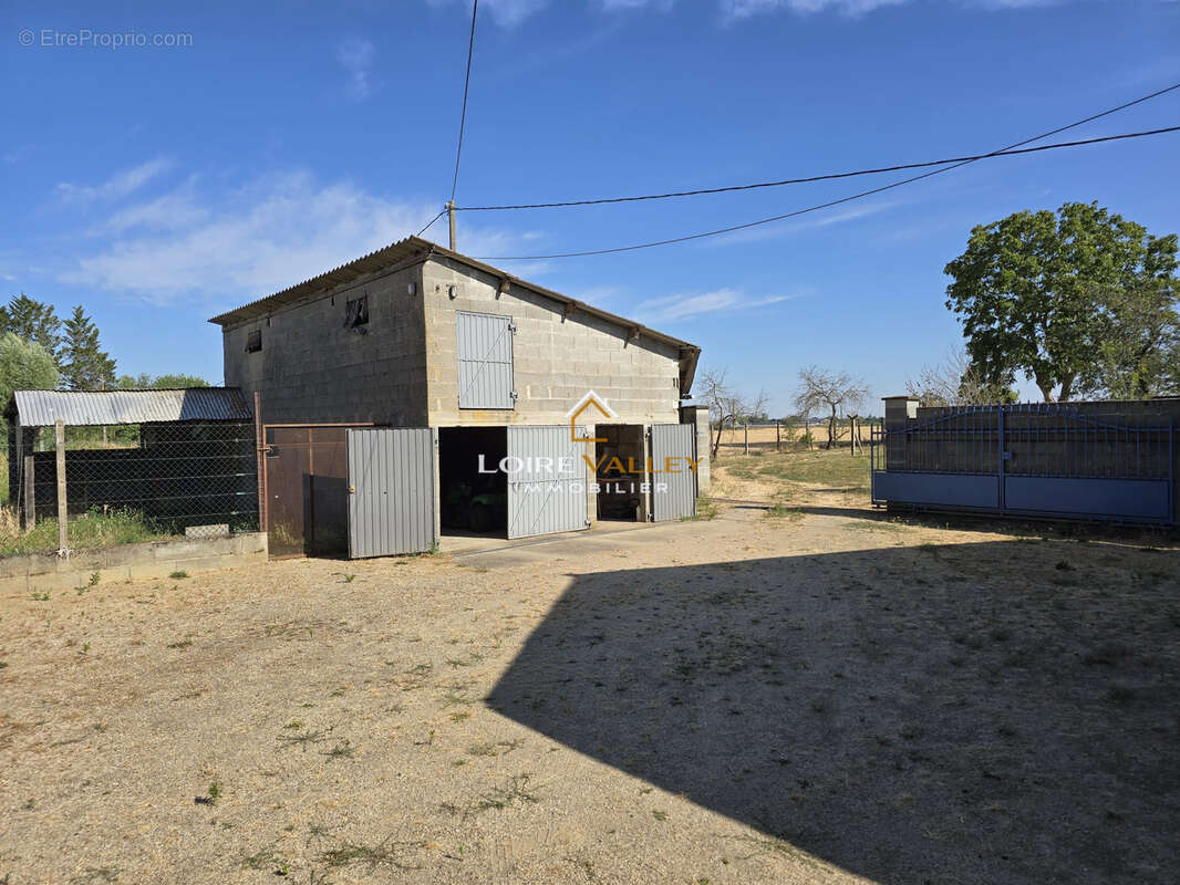 Maison à rénover avec vue Loire et nombreuses dépendances - photo 11
