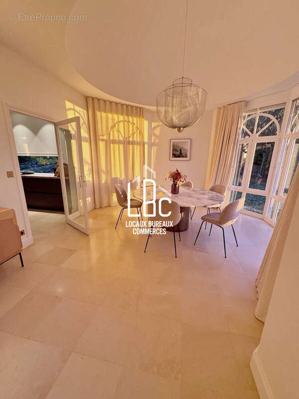 Commerce à LE CELLIER