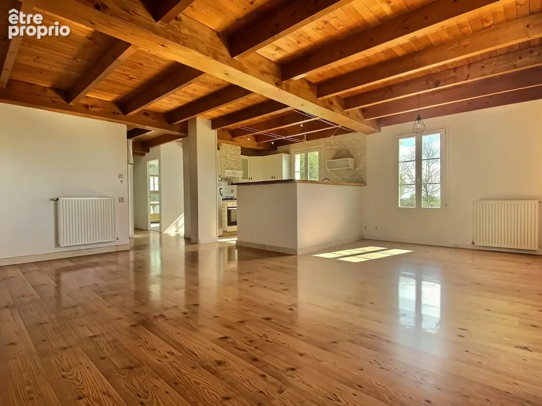 Maison familiale 4 chambres avec piscine sur 2 200 m2 de terrain - photo 2