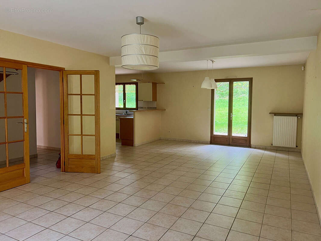 Maison à NAZELLES-NEGRON