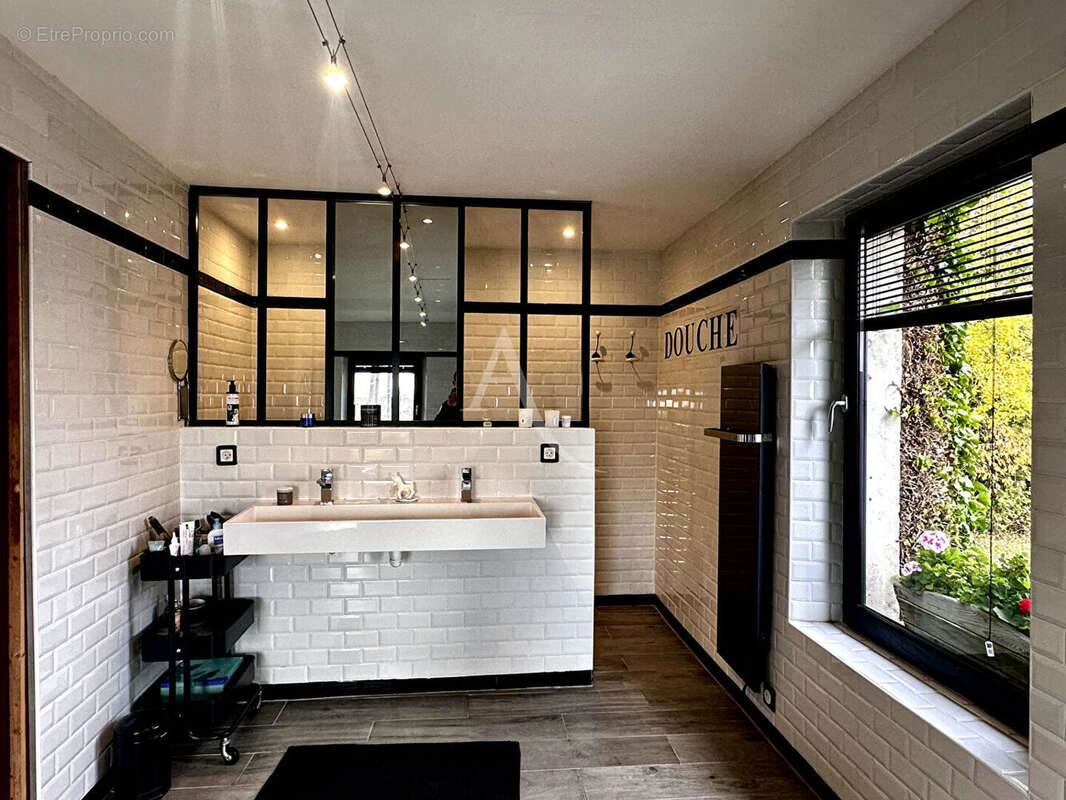 Maison à DOUY-LA-RAMEE