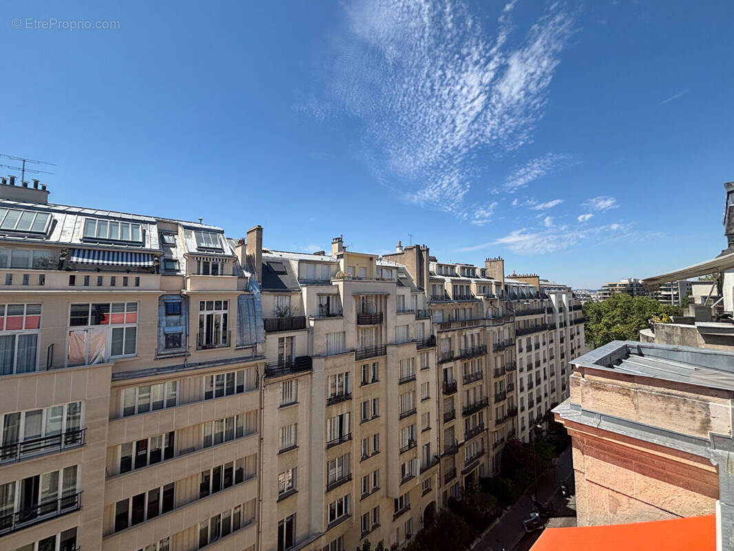 Appartement à PARIS-17E