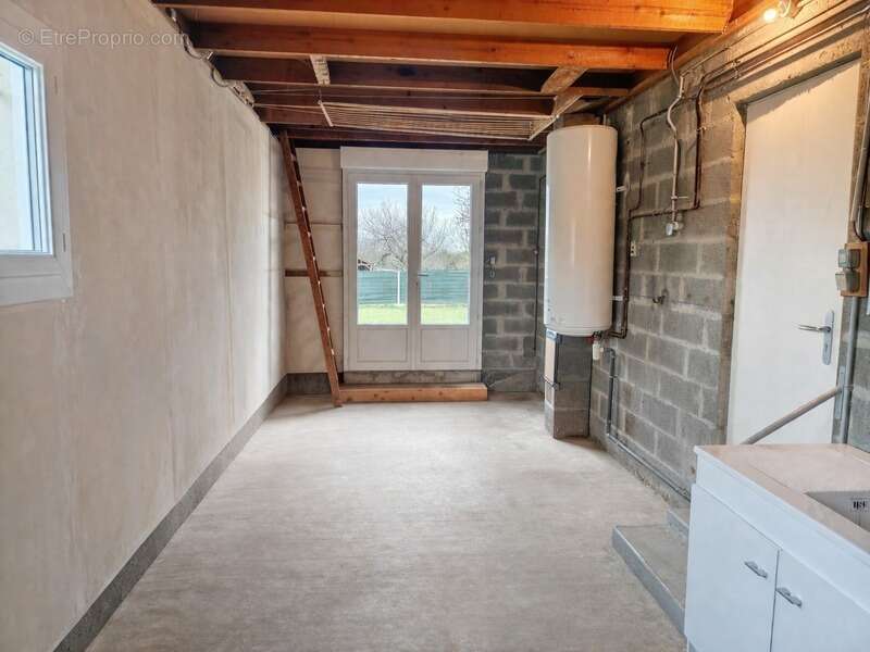 Maison à SAINT-GERMAIN-DE-LUSIGNAN