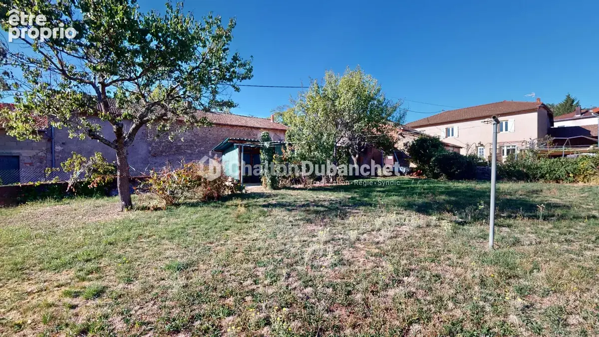 SAINT-HAON-LE-VIEUX (42) - Maison à rafraîchir 119m², fort potentiel - photo 2