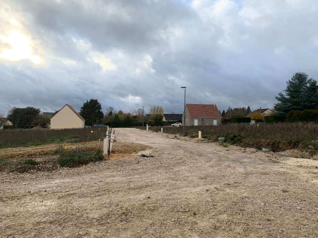 Terrain 369m² à nemours - photo 5
