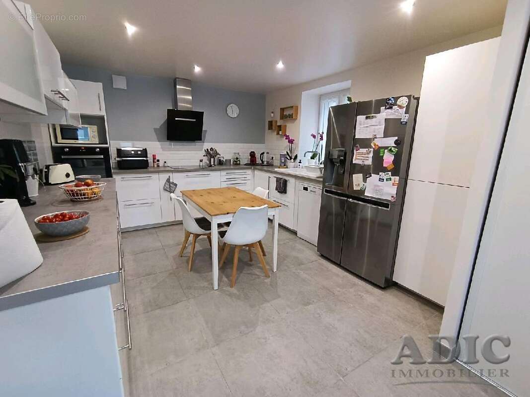 Maison à ERMENONVILLE