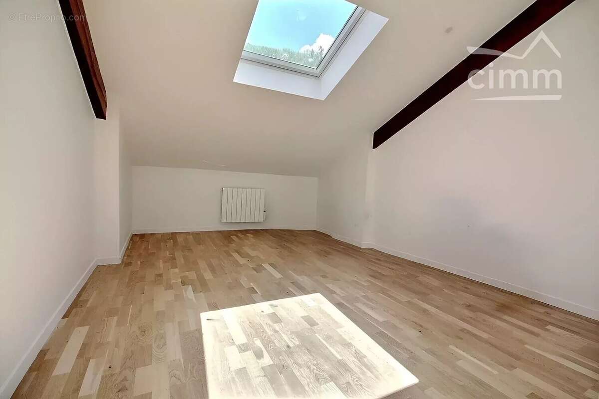 Appartement à SAINT-MARTIN-D'HERES