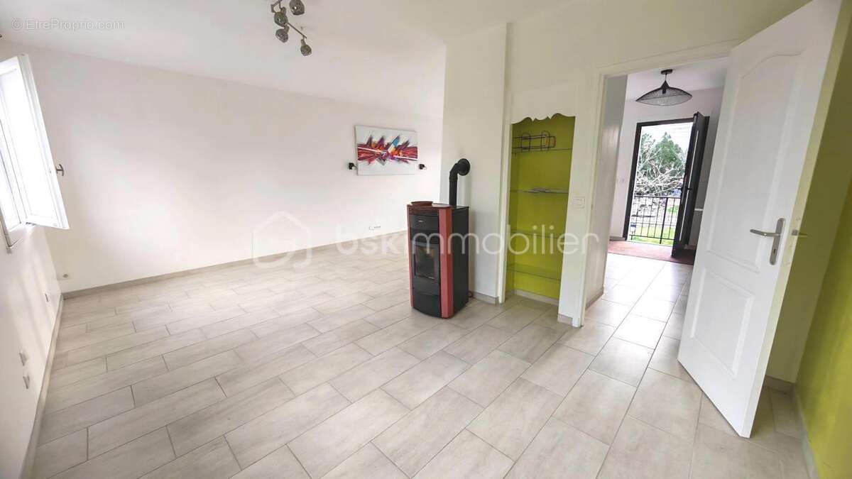 Maison à VARENNES-VAUZELLES