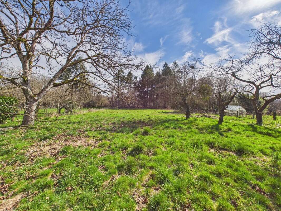 Maison à SAINT-SAUD-LACOUSSIERE