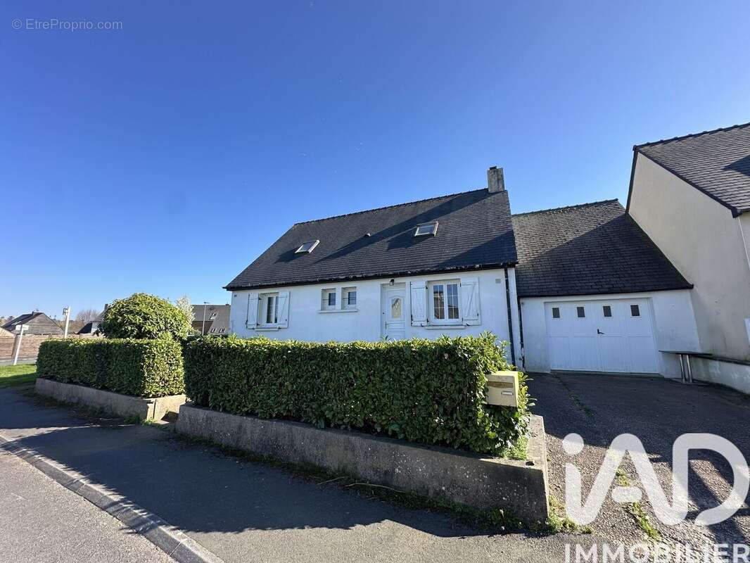 Photo 2 - Maison à LANDIVISIAU