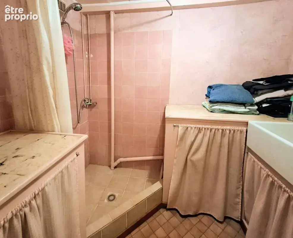 Maison dans une impasse, 90 m² habitables + 90 m² supplémentaires avec chambre et salle d'eau,  grand garage et jardin de 779 m² - photo 15
