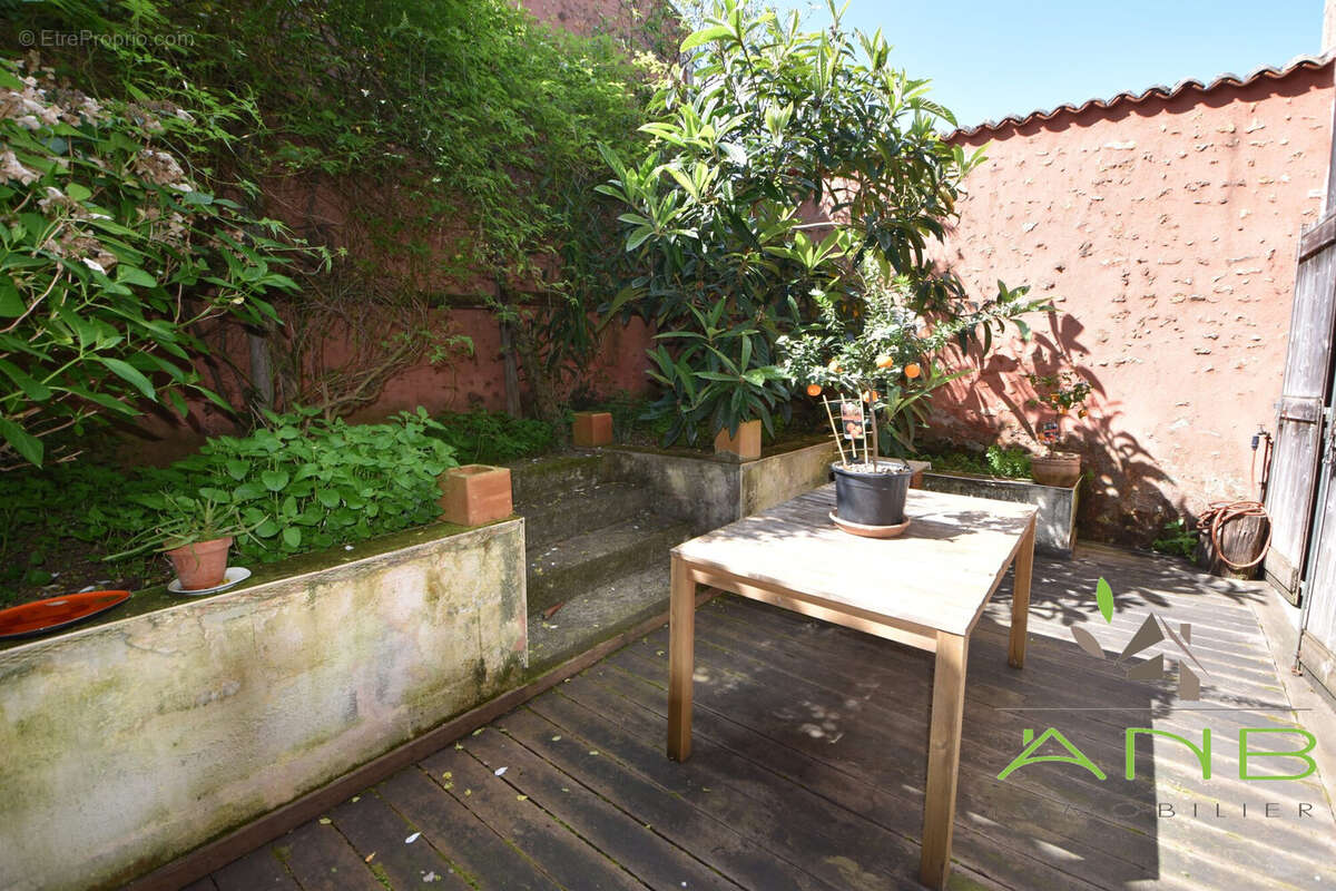 Maison à SAINT-ADJUTORY