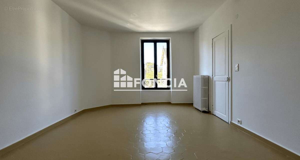 Maison à CORBEIL-ESSONNES