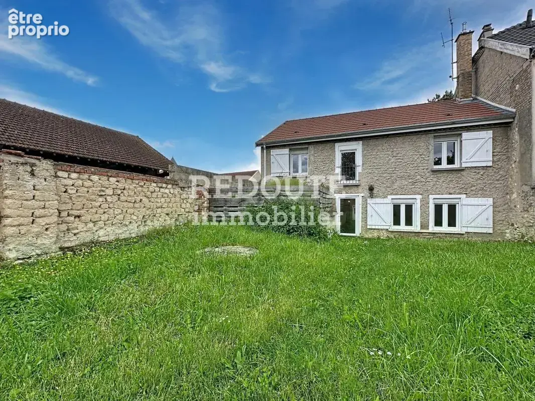 Les mesneux- maison de type 5 avec jardin et garage - photo 2
