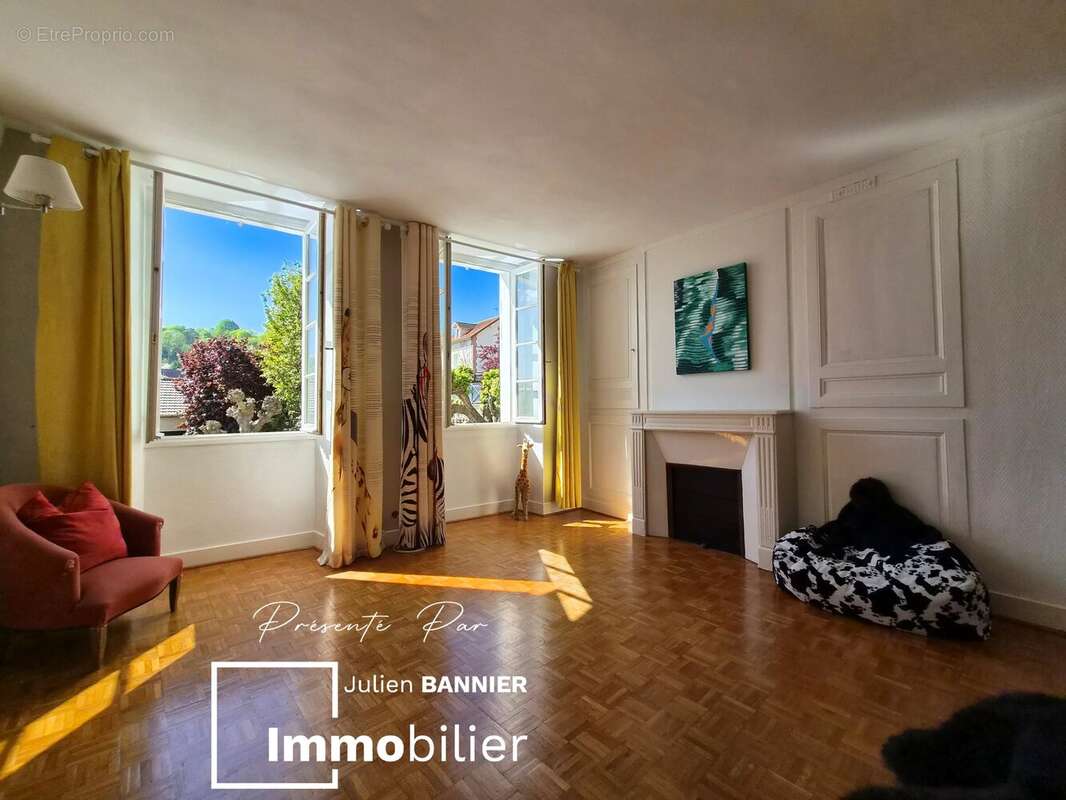 Maison à MAULE