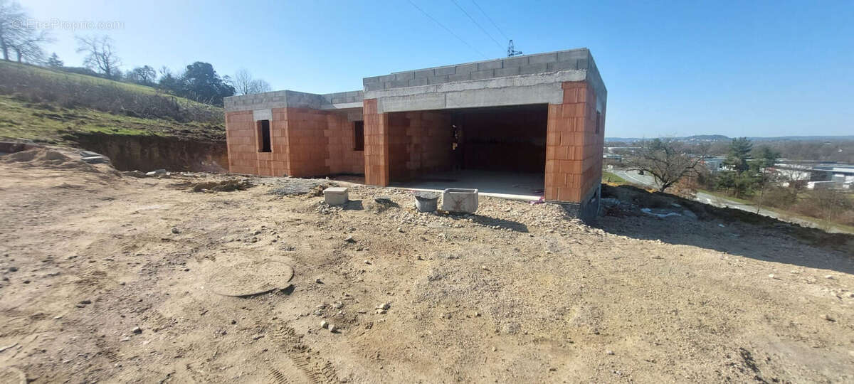 Maison à FESCHES-LE-CHATEL