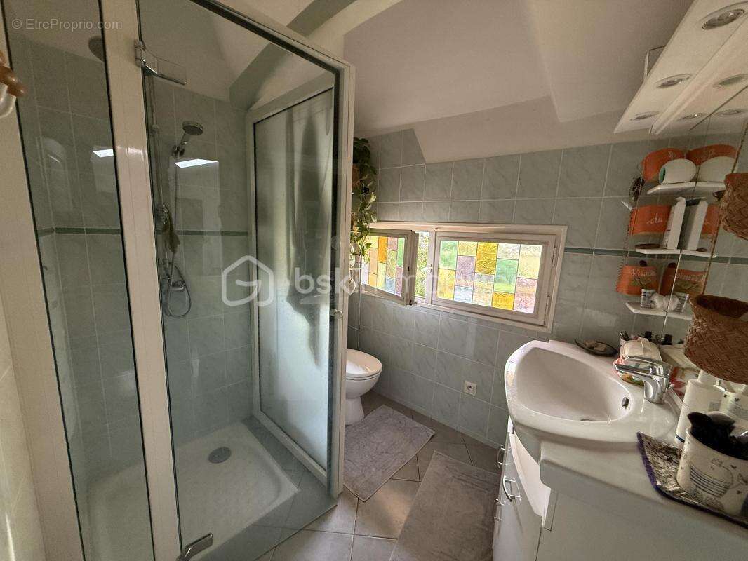 Maison familiale de 141m² sur 5580m² de terrain sur les hauteurs de La Frette avec vue magnifique ! - photo 16