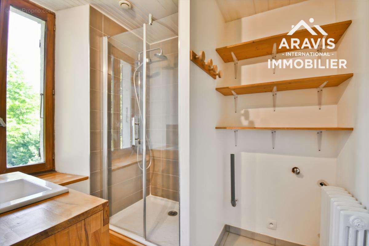 Appartement à DINGY-SAINT-CLAIR