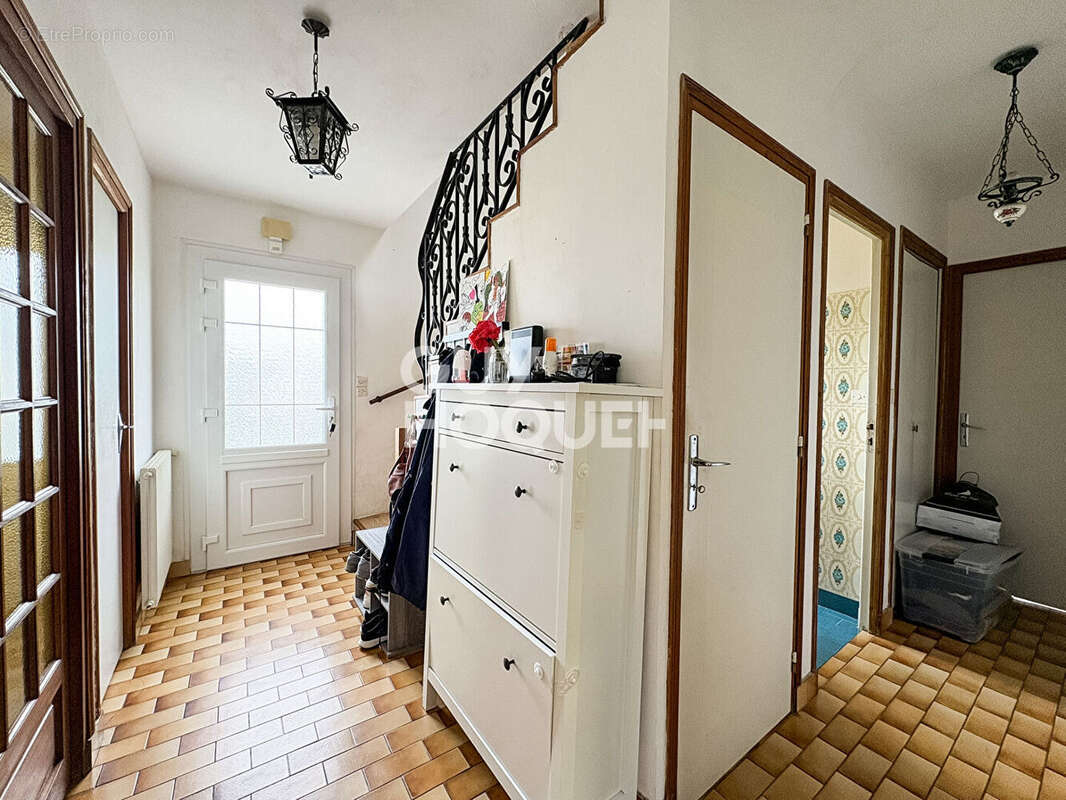 Maison à LAIZE-LA-VILLE