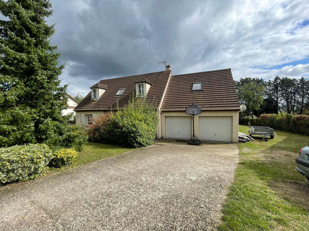 Maison à MOUSSEAUX-SUR-SEINE