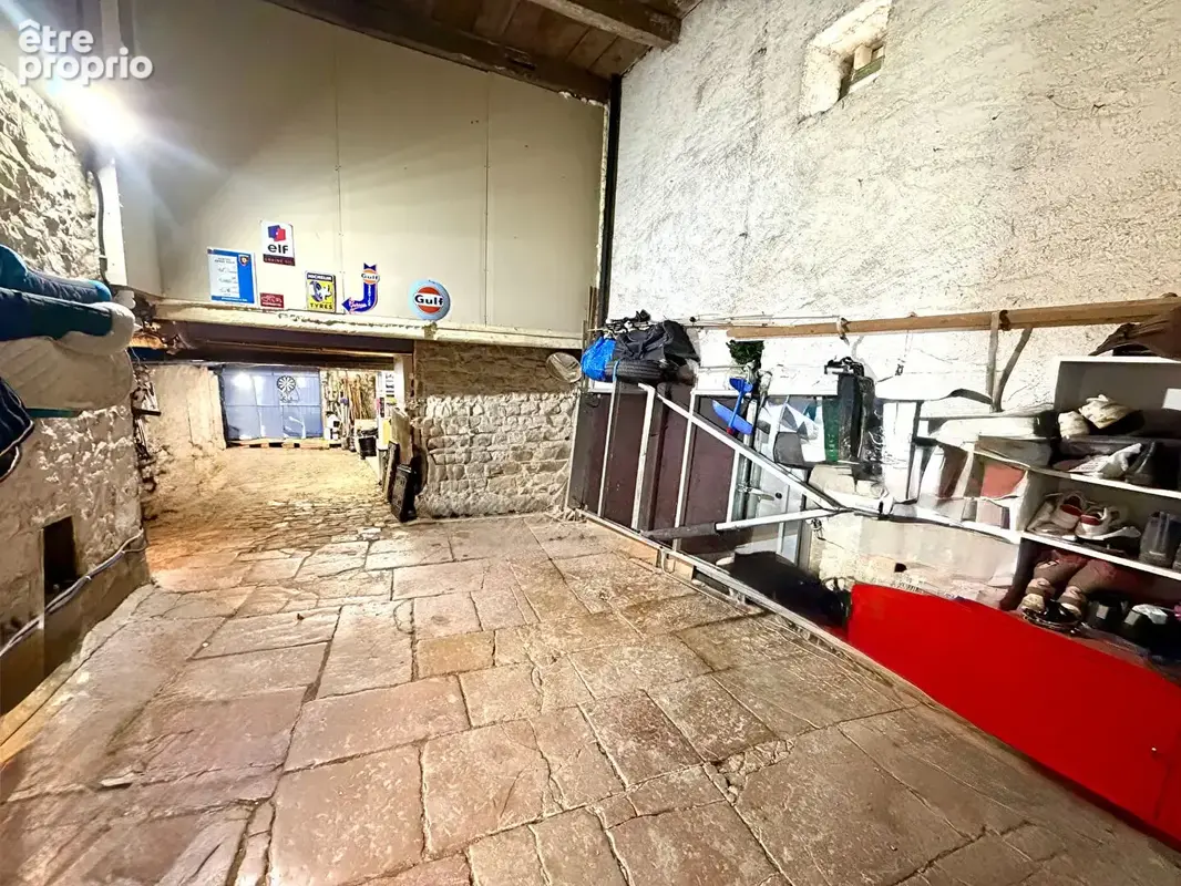 Maison en pierres à Menotey avec piscine et jardin - photo 9