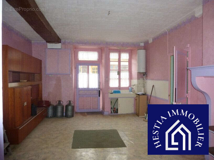 Maison à SAVIGNY-EN-TERRE-PLAINE