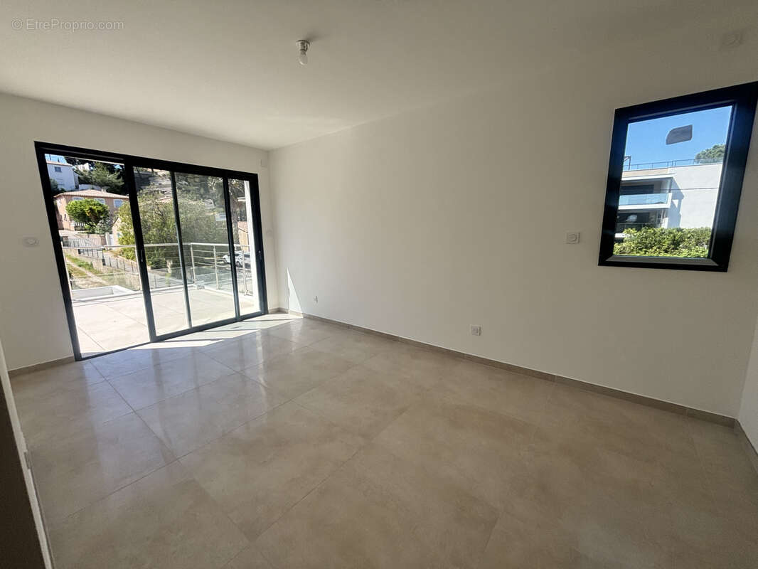 Appartement à CARRY-LE-ROUET