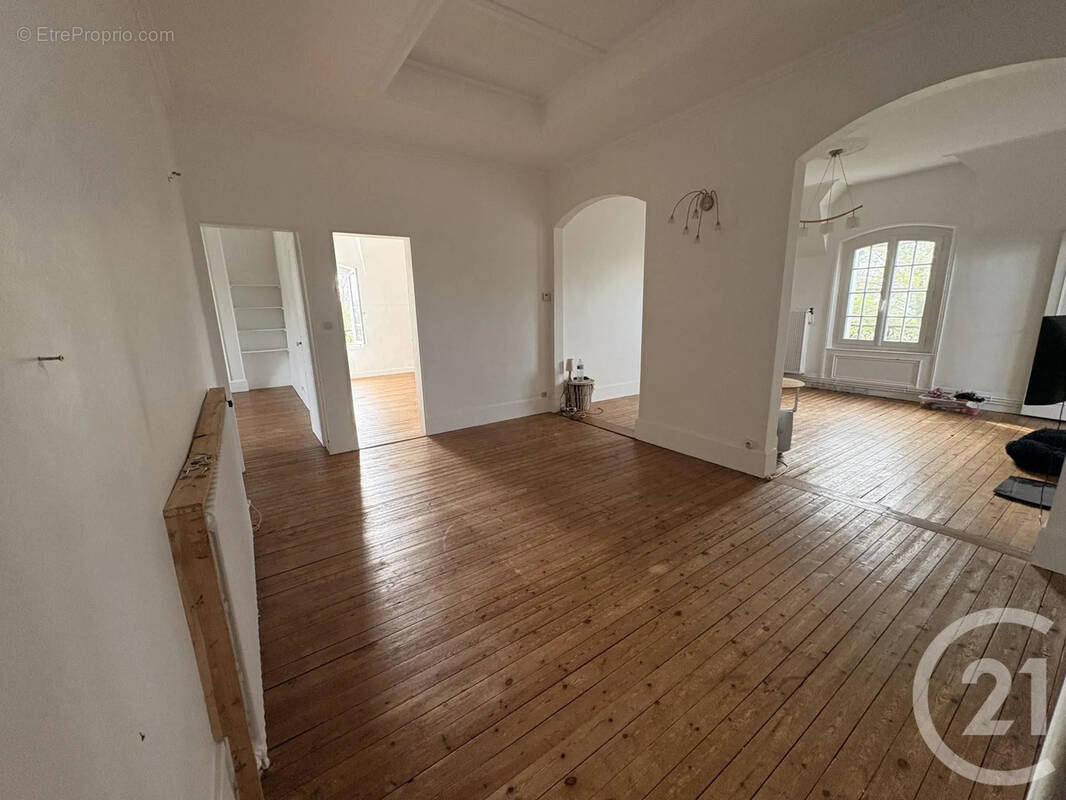 Appartement à ETREPAGNY