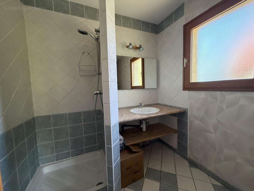 Maison à SAINT-CYR-SUR-LE-RHONE