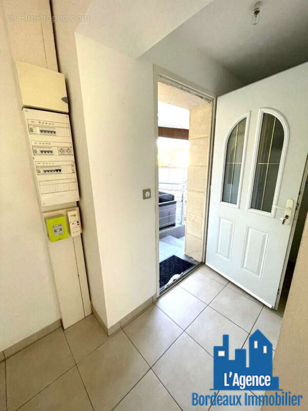 Appartement à CAMBLANES-ET-MEYNAC