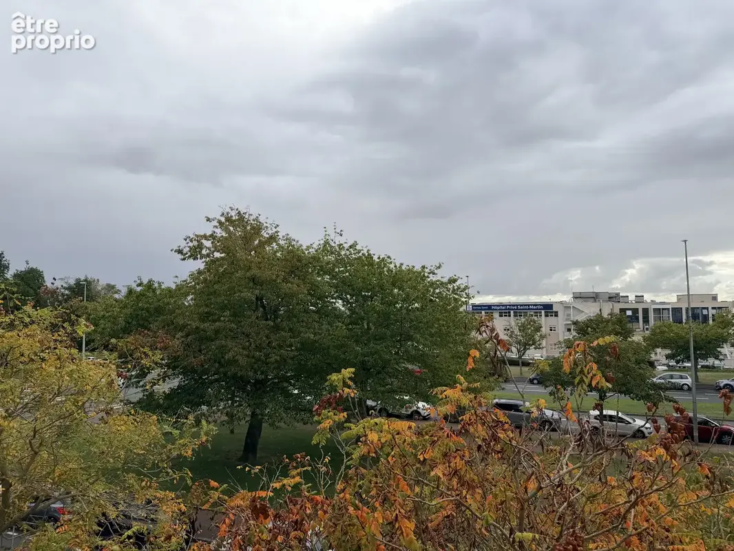 Caen quartier memorial t2 a vendre avec 2 balcons et place de parking en sous-sol - photo 9