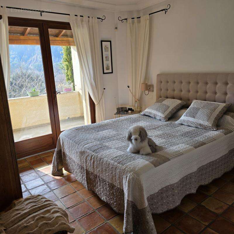 Splendide maison avec 2 logements et piscine - photo 13