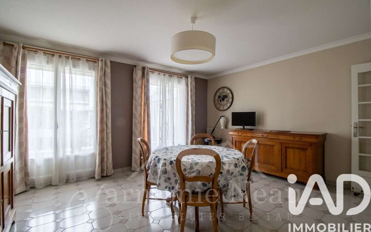 Photo 5 - Appartement à LIVRY-GARGAN