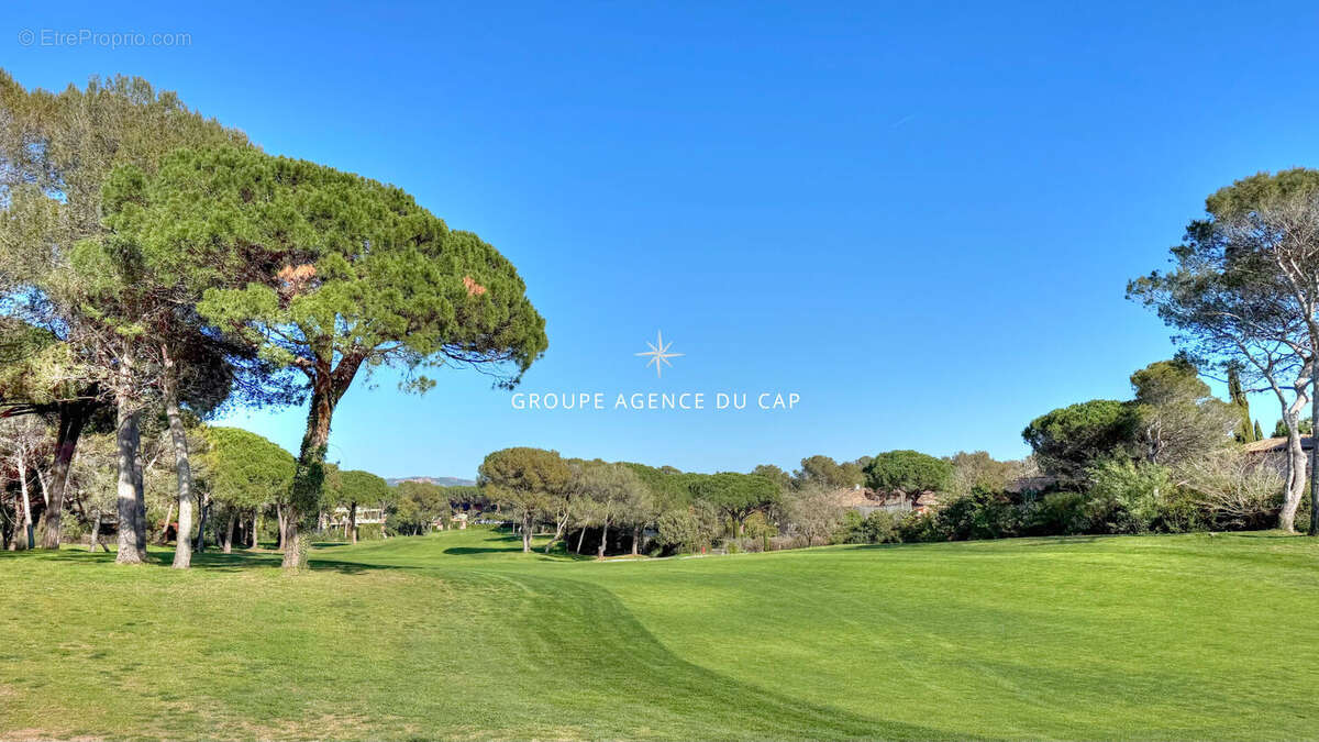 Saint raphael les golfs appartement 4 pieces dernier etage avec garage - photo 2