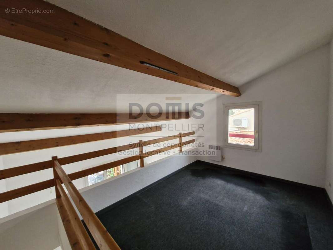 Maison à VIC-LA-GARDIOLE