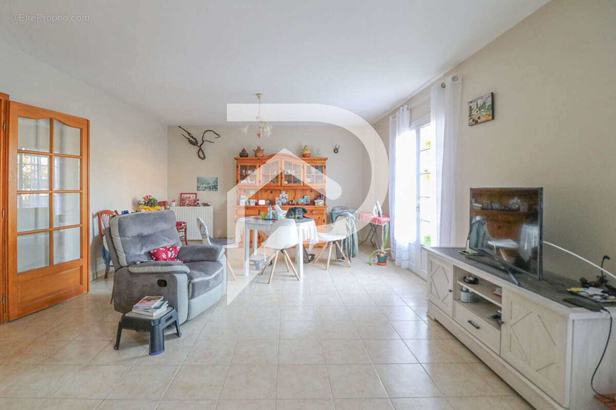 Maison à SAINT-JUERY