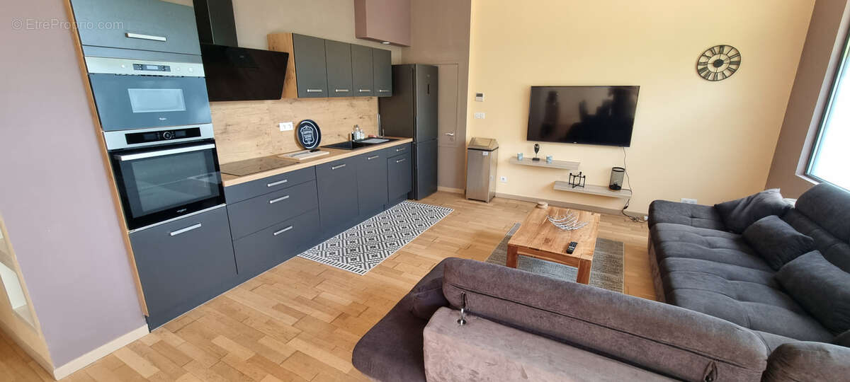 Maison à ENTRAYGUES-SUR-TRUYERE