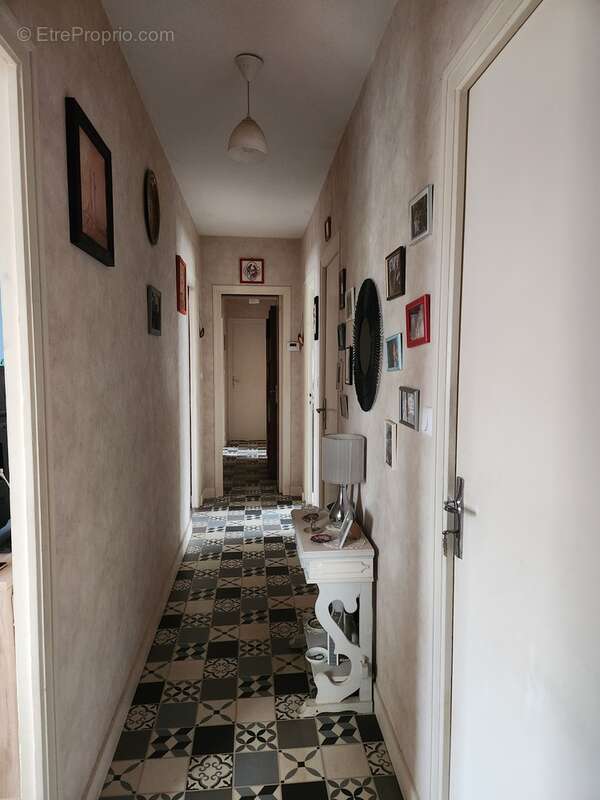 Maison à LE CHATENET-EN-DOGNON