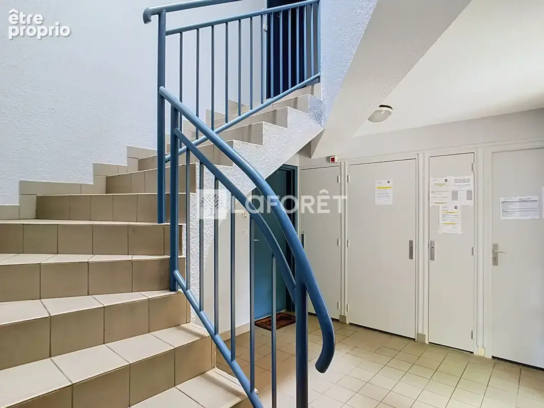 Appartement CHARTRES-DE-BRETAGNE , Duplex T2 avec garage fermé et parking privatif, à 200 m des commerces - photo 8