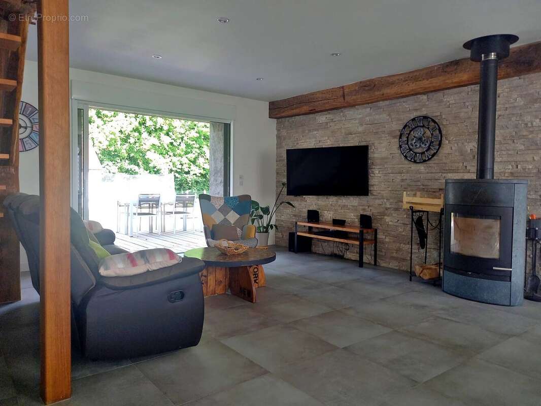 Maison à MONTIGNY-LENCOUP