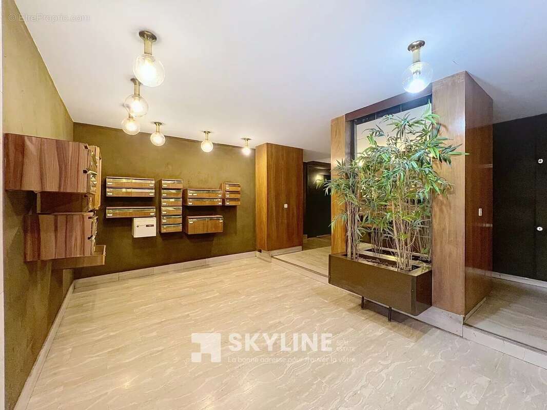 Appartement à MARSEILLE-1E