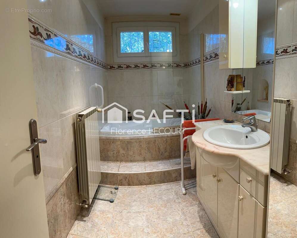 Photo 8 - Maison à SAINT-MAXIMIN-LA-SAINTE-BAUME