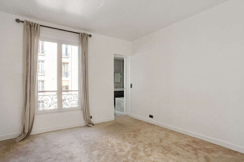 Photo 7 - Appartement à PARIS-15E