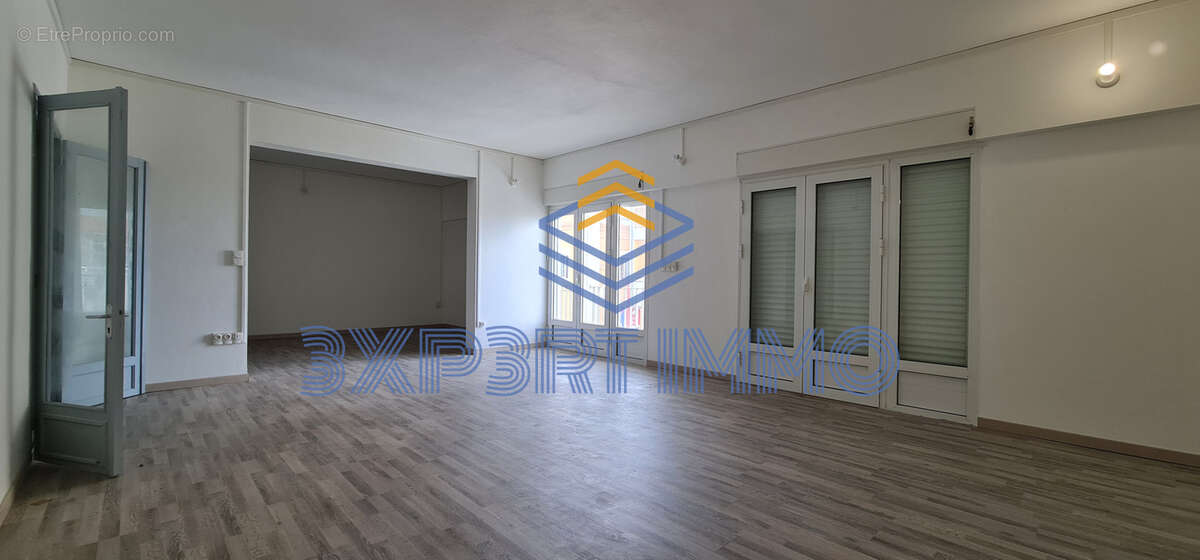 Saint-Pierre - centre-vile : appartement T4 de +150 m2 - photo 2