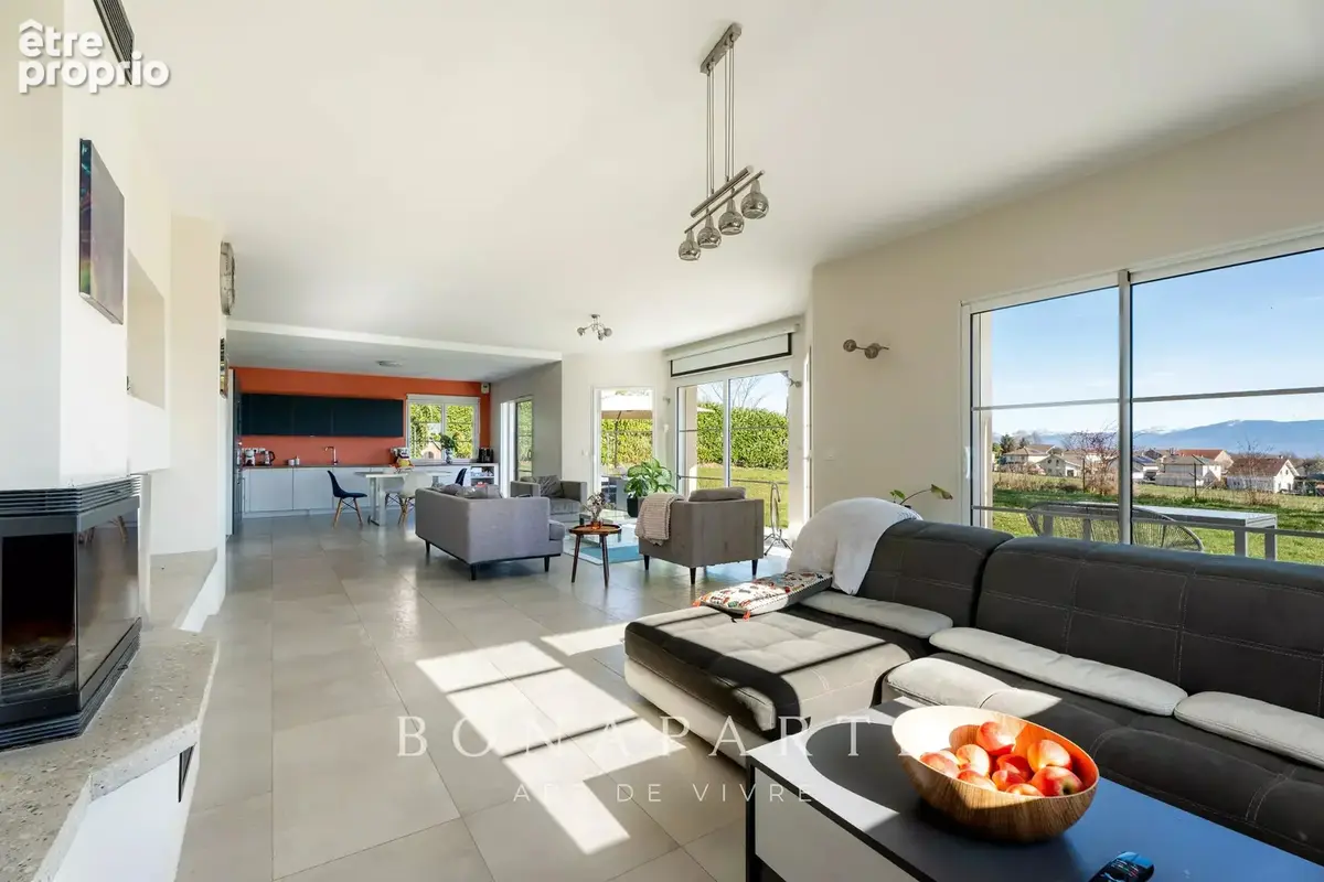 Cessy - maison p6 de 242 m² - vue mont-blanc - appartement independant - photo 4
