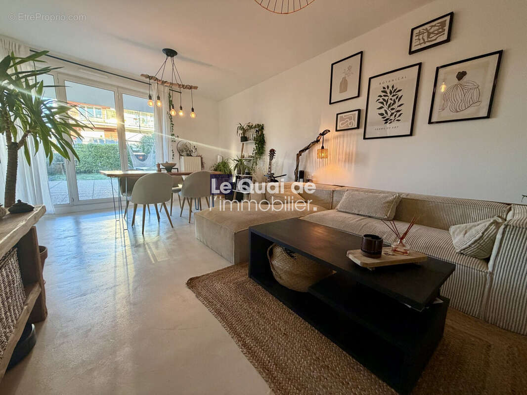 Appartement à SAINT-MARTIN-D'HERES